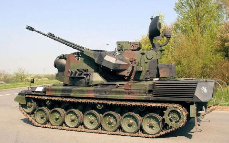 Українські військові вчаться стріляти із самохідних зеніток Gepard у Німеччині