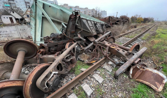 У Києві та області пошкоджено залізничну інфраструктуру внаслідок нічної атаки РФ