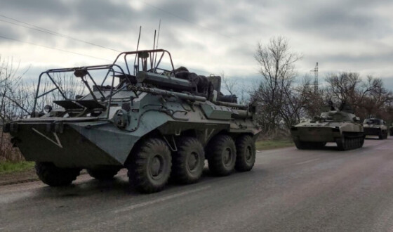 Росія направила величезну колону бронетехніки на Донеччину