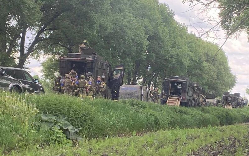 Армія рф з авіації та артилерії знищує будинки цивільних на Бєлгородщині
