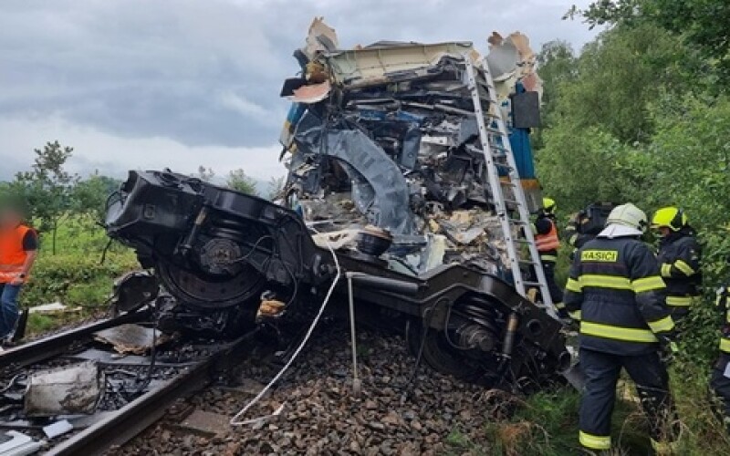 У Чехії зіткнулися пасажирські потяги, двоє загиблих, десятки поранених