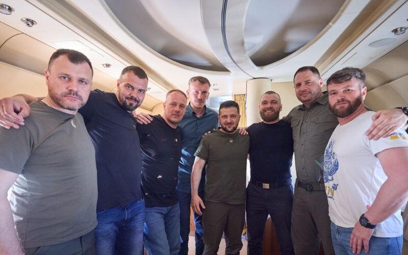 Командири «Азову» повертаються в Україну