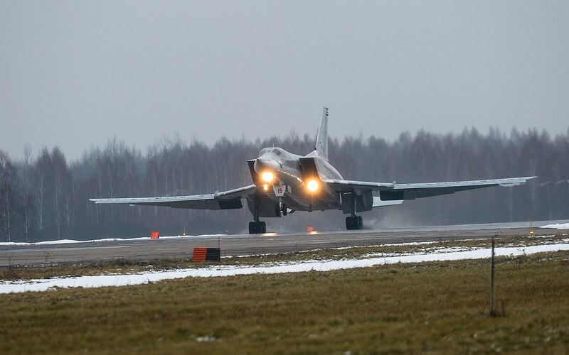 У росії з військового аеродрому «Шайковка» вилетіли 3 бомбардувальники