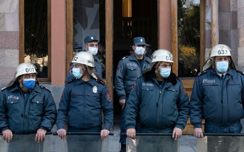 Протести в Вірменії розігнала поліція в китайській формі