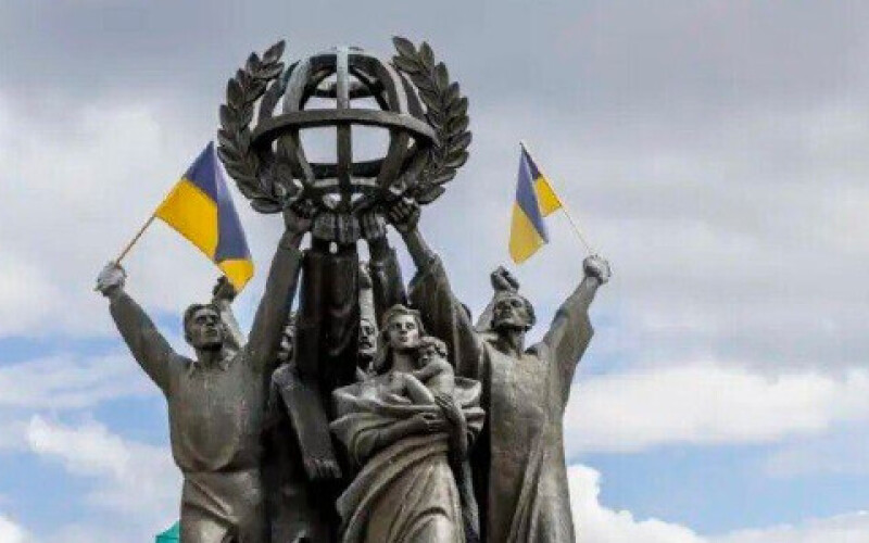У Гельсінкі прибрали російський пам&#8217;ятник «Мир у всьому світі»