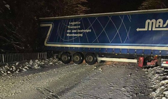 Вантажівки тимчасово не оформлюються на місці пропуску за пунктом «Нижанковичі»
