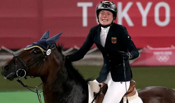 Учасницю Олімпіади з Німеччини звинуватили у жорстокому поводженні з конем