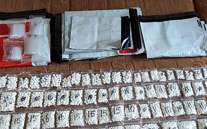 Поліція викрила наркоугруповання, яке торгувало пігулками для виготовлення метамфетаміну