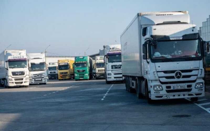У чергах на українсько-польському кордоні стоять близько 2700 вантажівок