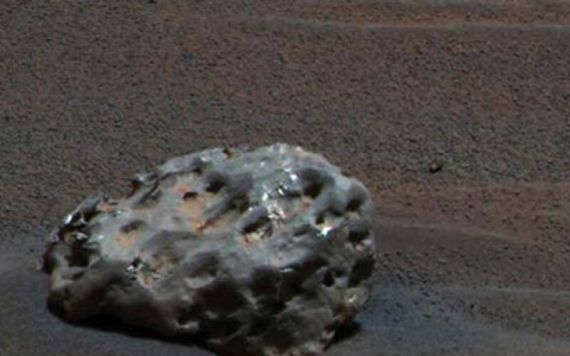 Німець знайшов у себе у дворі метеорит віком 4,5 мільярди років