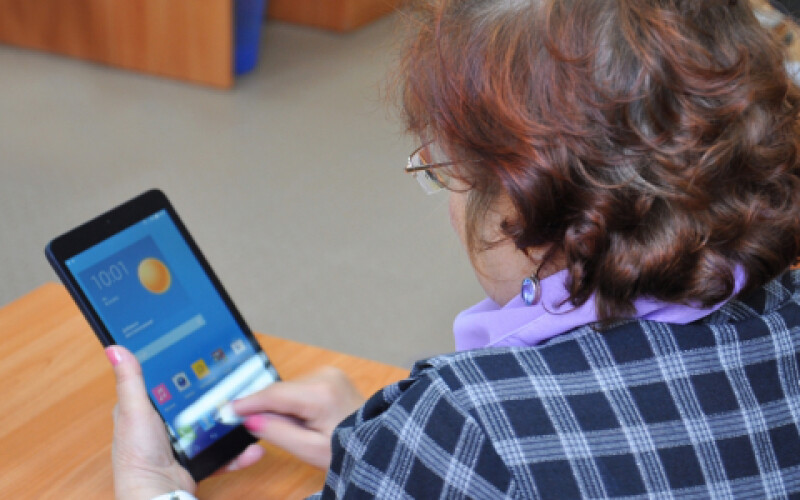 В Украине предлагают запретить телефоны в школах