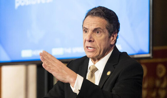Губернатор Нью-Йорка подав у відставку на тлі розслідування про сексуальні домагання