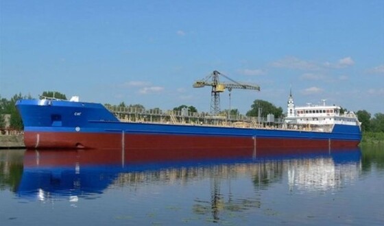 Російські танкери з нафтою застрягли у портах Індії через проблеми з оплатою