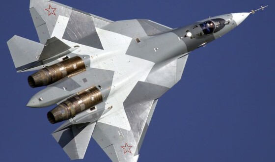 Російські винищувачі Су-57 матимуть змогу запускати в повітрі десятки міні-безпілотників