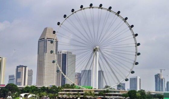 В Сингапуре возобновлена работа гигантского колеса обозрения