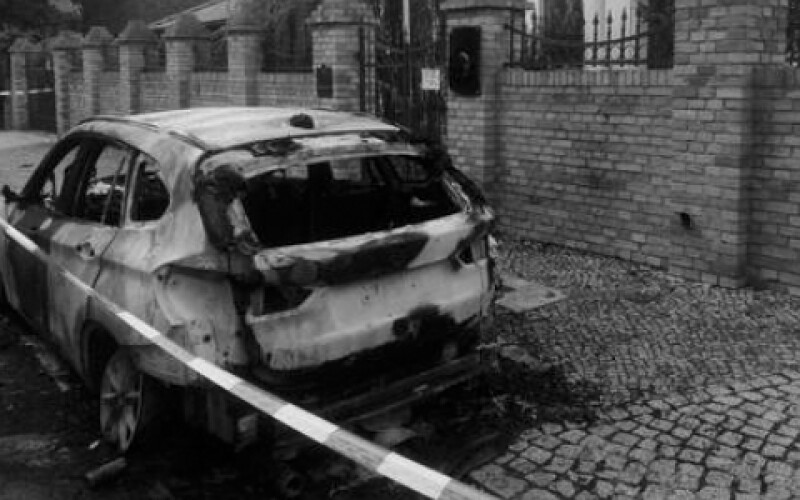 В Германии подожгли автомобиль армянского посольства