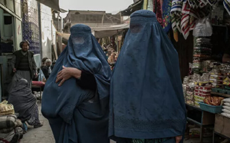 Таліби зобов&#8217;язали студенток афганських приватних університетів носити нікаби
