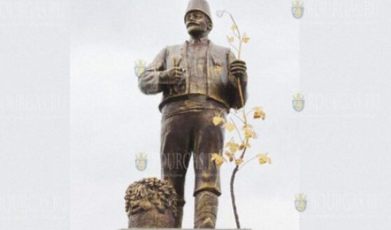 В Украине памятник Ленину переделали в монумент болгарскому колонисту