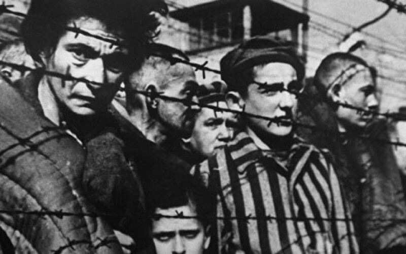 У Німеччині помер останній визволитель табору смерті Освенцим