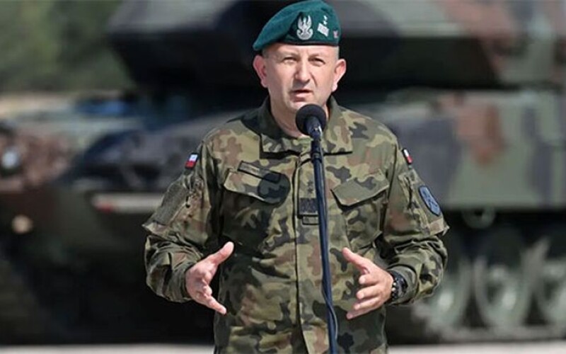 У Польщі звільнили генерала, який відповідав за підготовку українських солдатів