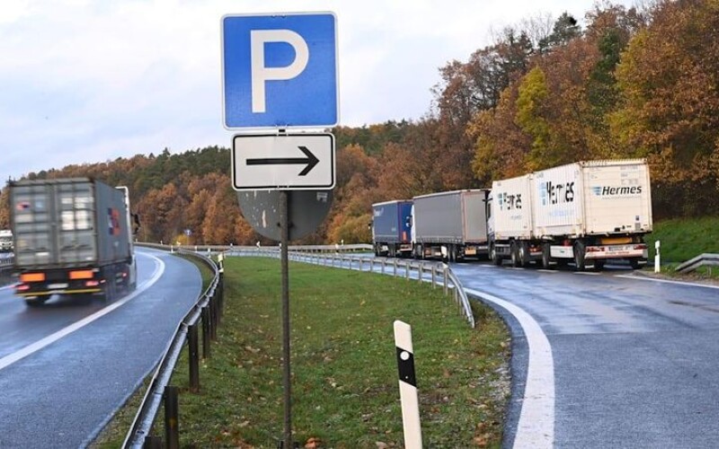 У Баварії чоловік випадково забув дружину на заправці