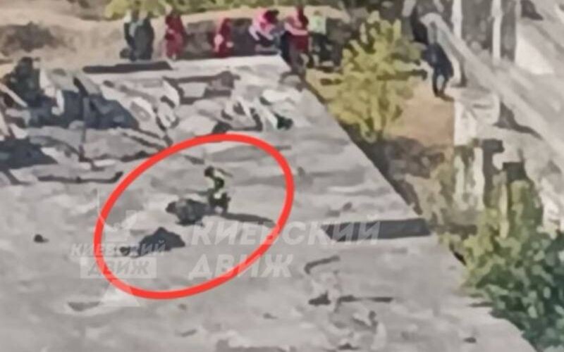 На столичній Троєщині дві дівчини зістрибнули з даху недобудованого будинку