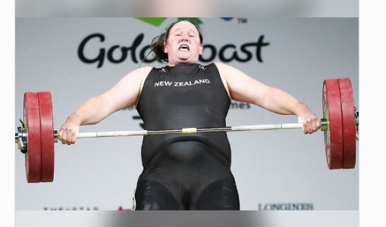 Новозеландський важкоатлет-трансгендер Лорел Хаббард йде з великого спорту