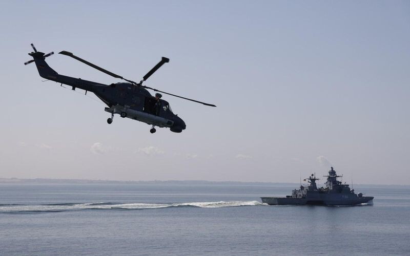 Російський фрегат обстріляв сигнальними ракетами вертоліт Данії