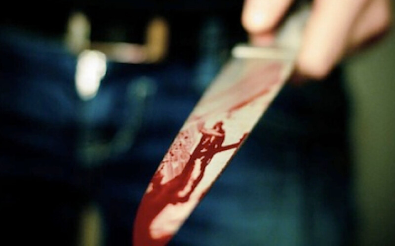 Пенсіонер зарізав ножем невістку, яка була судима за вбивство його сина