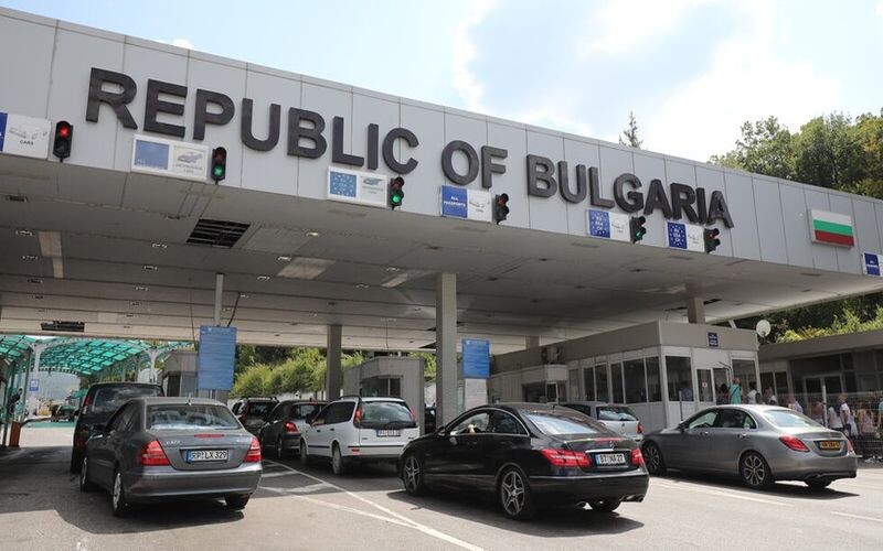Болгарія закриває кордон для в&#8217;їзду автівок з російськими номерами