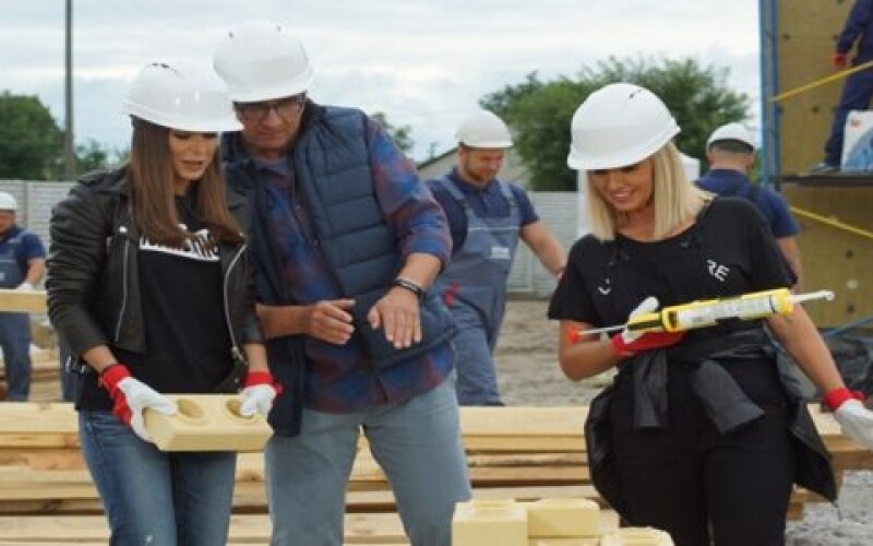 Ани Лорак и Оксана Марченко рассказали о проекте «Время строить»