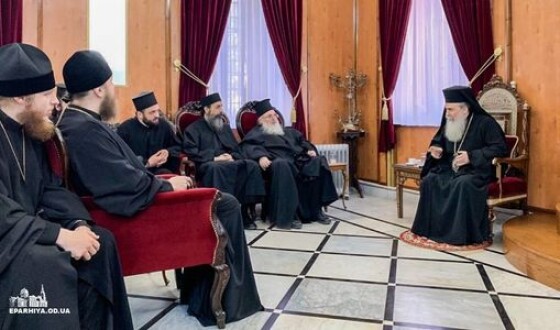 Иерусалимский патриарх отказал Порошенко, но встретился с делегацией УПЦ