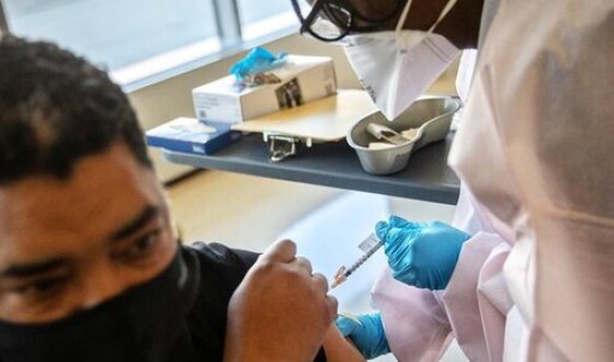 У США бідні американці не зможуть отримати вакцинацію від коронавірусу