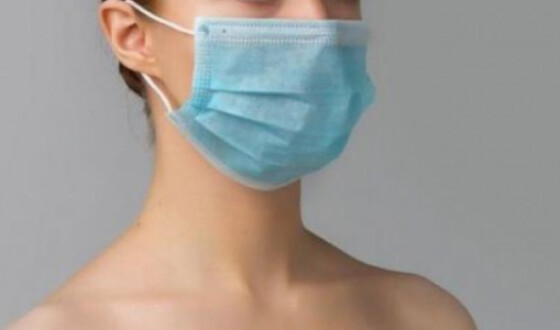 Китайский косметолог дал совет тем, кто носит медицинские маски