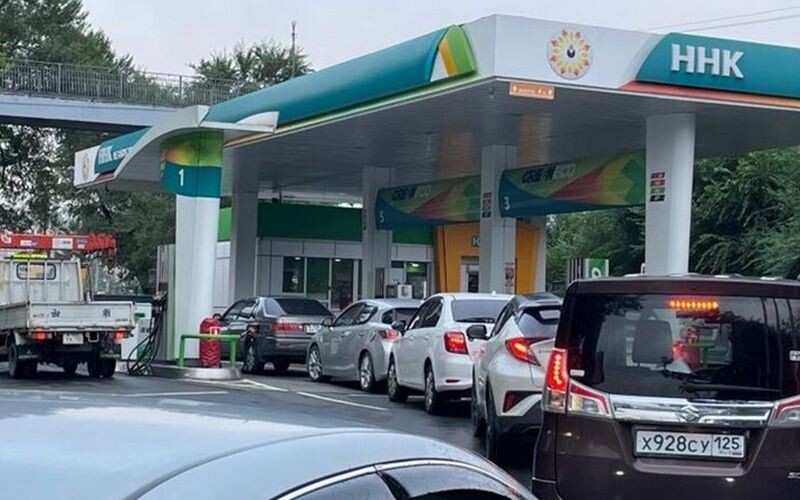 В Орську після атаки на НПЗ виникли проблеми з бензином