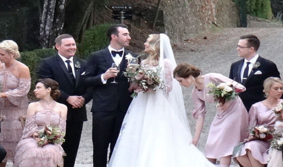 Голливудская звезда вышла замуж: фото со свадьбы