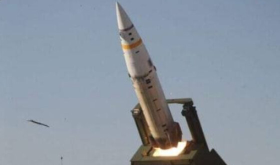 NYT та CNN пишуть про згоду Байдена передати Україні ракетні системи залпового вогню