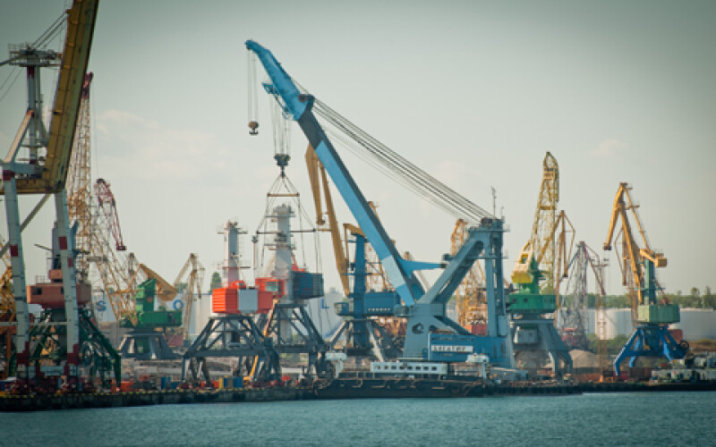В морских портах Украины выросла перевалка грузов