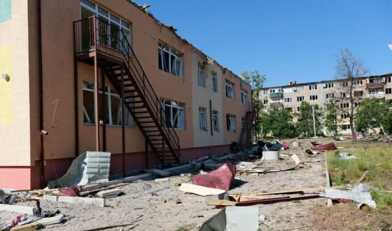 Окупанти скинули бомби на дитячий садок у Мирнограді