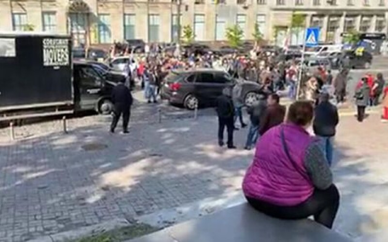 В Киеве украинцы вышли на акцию протеста «Карантин убивает»