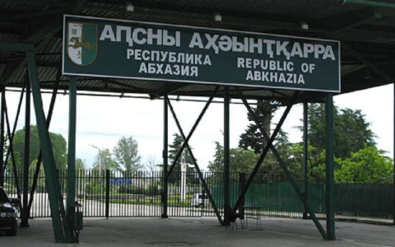 Абхазія заборонила в&#8217;їзд в країну всім, крім росіян
