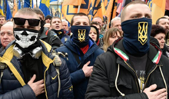 Представники Нацкорпусу в Києві атакували посольство Росії
