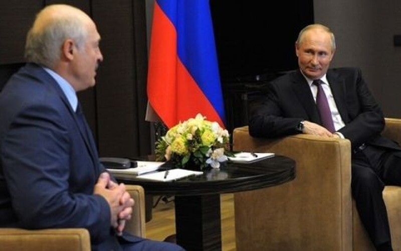 Лукашенко прилетів на зустріч із Путіним