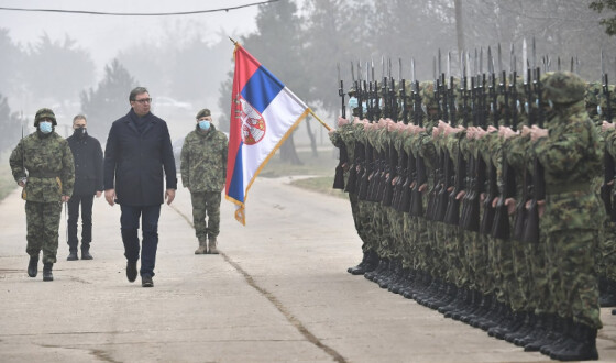 Президент Сербії наказав привести армію в «найвищий ступінь» бойової готовності