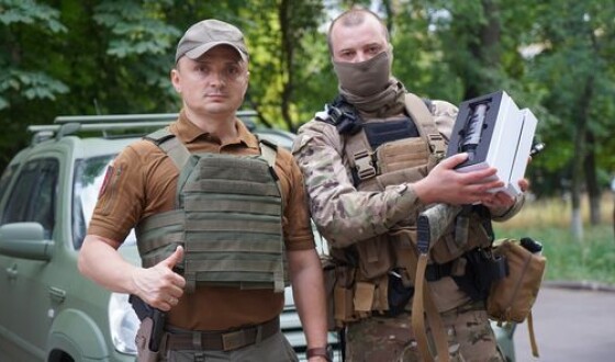 На Донеччині для бійців ЗСУ передали тепловізор та планшети для коригування вогню
