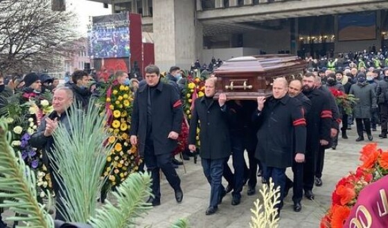 Під час похорон Кернеса невідомі запустили серію феєрверків