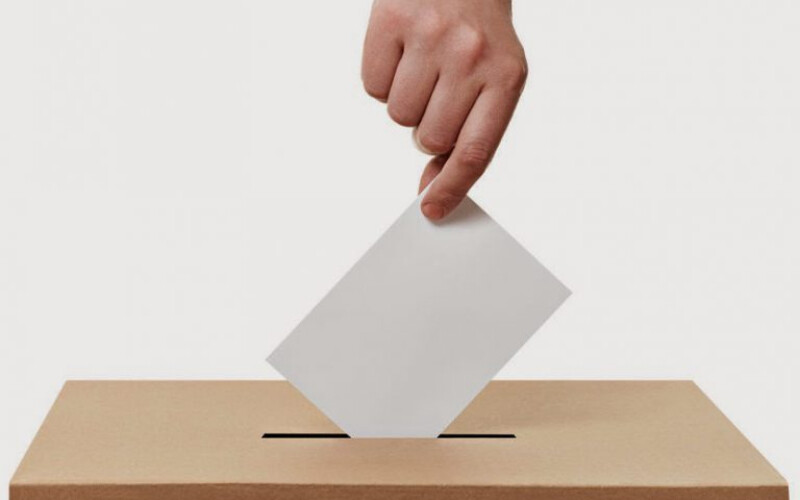 У Болгарії розпочалося голосування на дострокових парламентських виборах