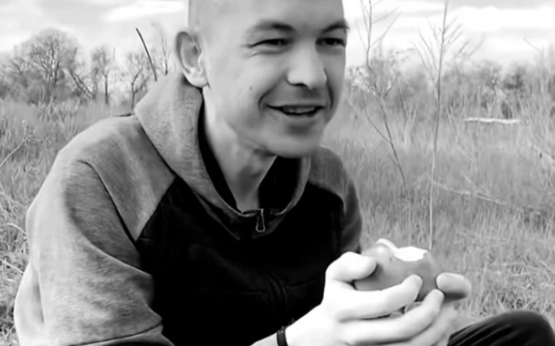 Помер військовий, якого два роки тому повернули з полону