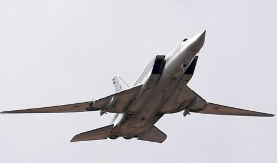 Бомбардувальник Ту-22М3 екстрено сів в російському аеропорту