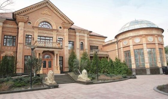 Зеленський заявив, що не живе в резиденції президента